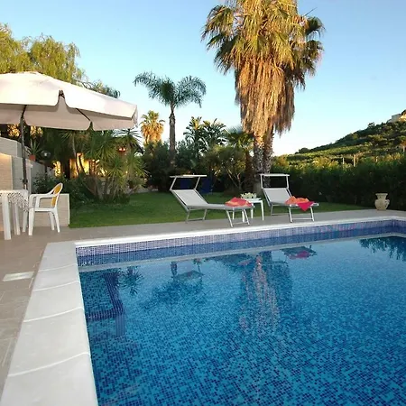 Aurora Villa